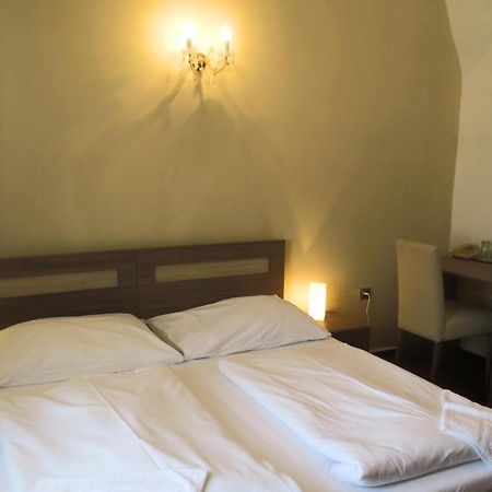 Hotel Hubertus Valtice Luaran gambar