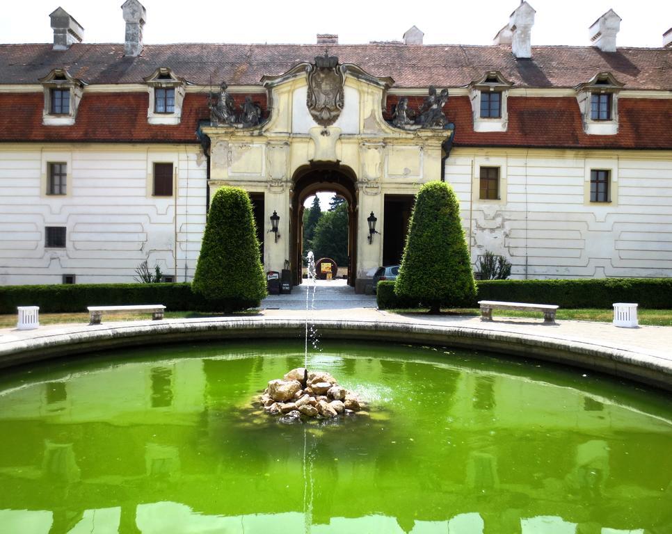 Hotel Hubertus Valtice Luaran gambar