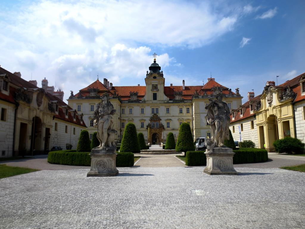 Hotel Hubertus Valtice Luaran gambar