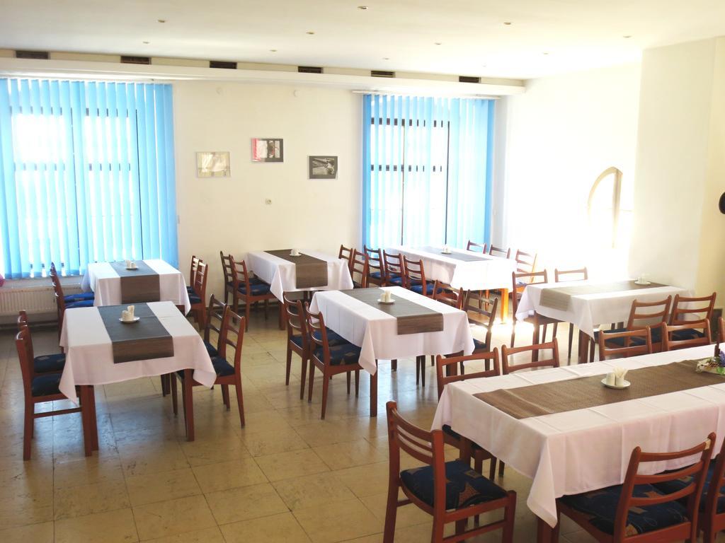 Hotel Hubertus Valtice Luaran gambar