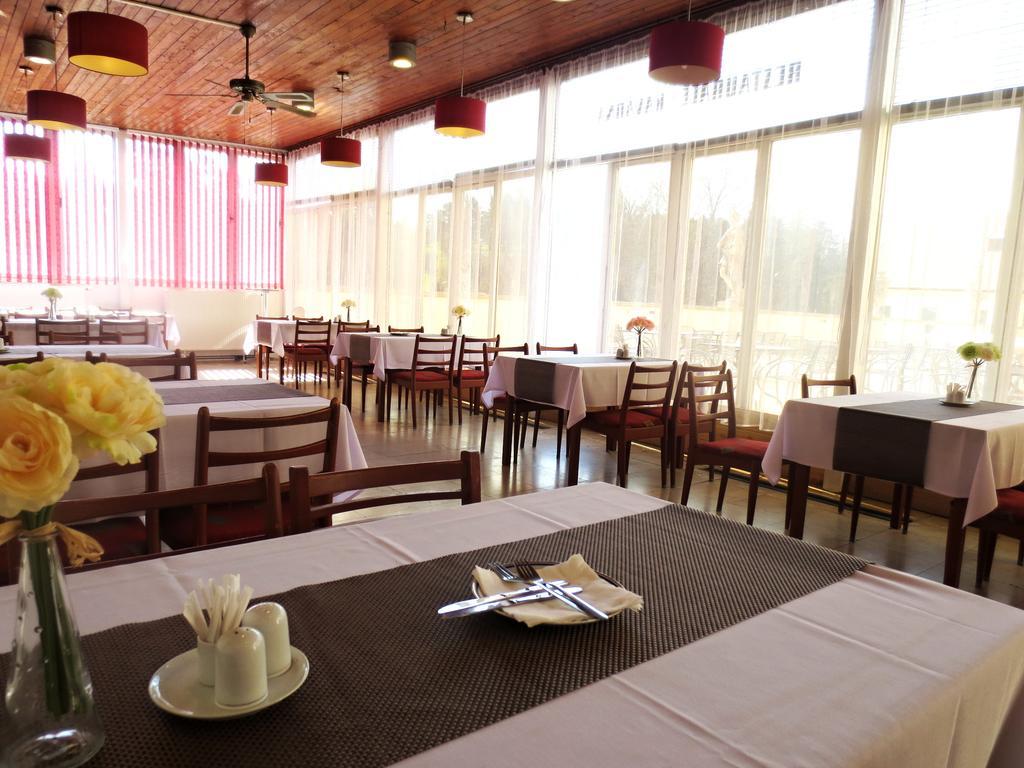 Hotel Hubertus Valtice Luaran gambar
