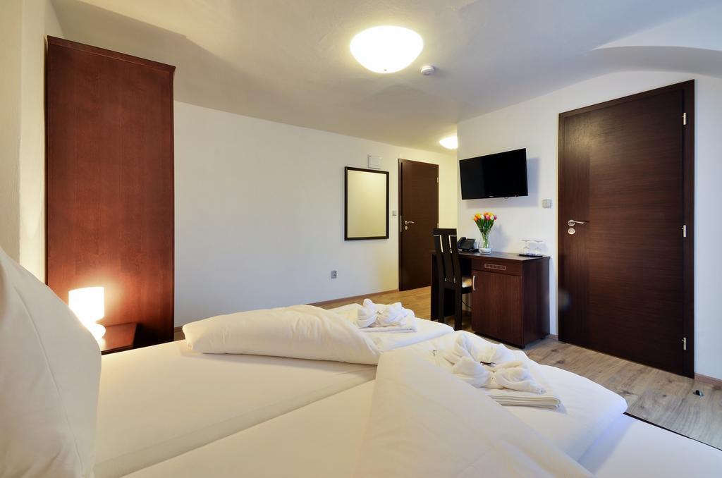 Hotel Hubertus Valtice Luaran gambar