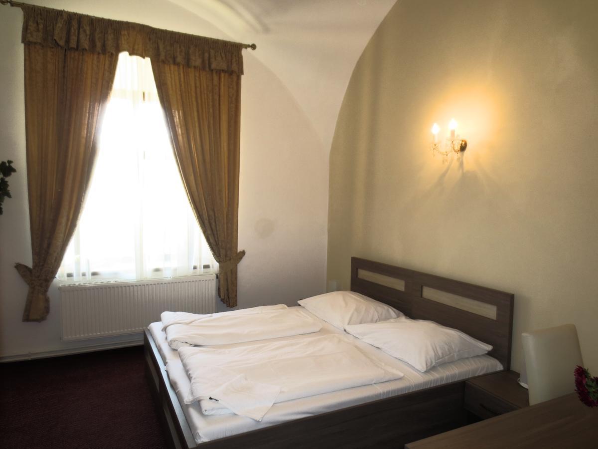 Hotel Hubertus Valtice Luaran gambar